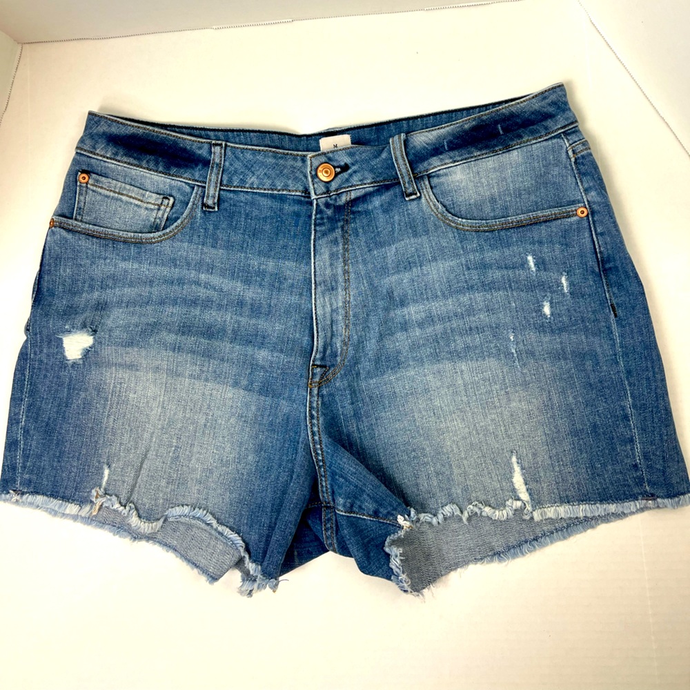 Madison ☀️ high rise shorts 16/33